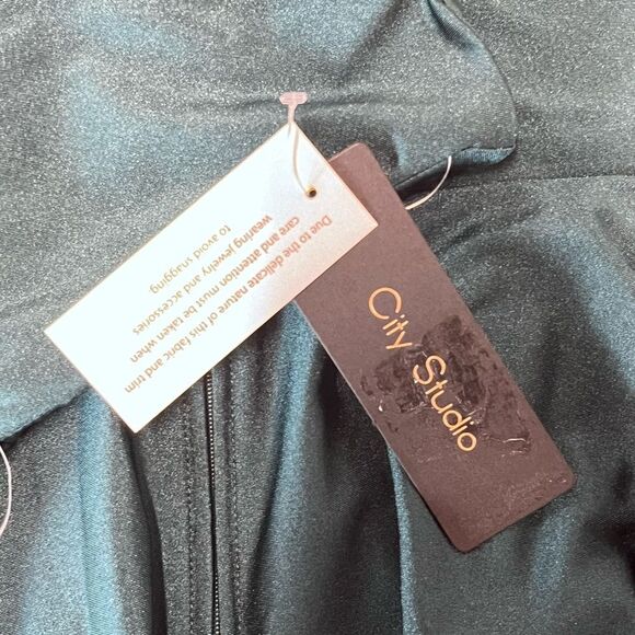 NWT CITY STUDIOS Juniors' Draped Top Green Skater Dress | 6 Juniors - Picture 10 of 11